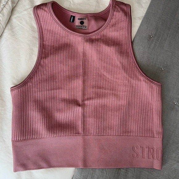 STRONGER activewear set - Picture 7 of 9